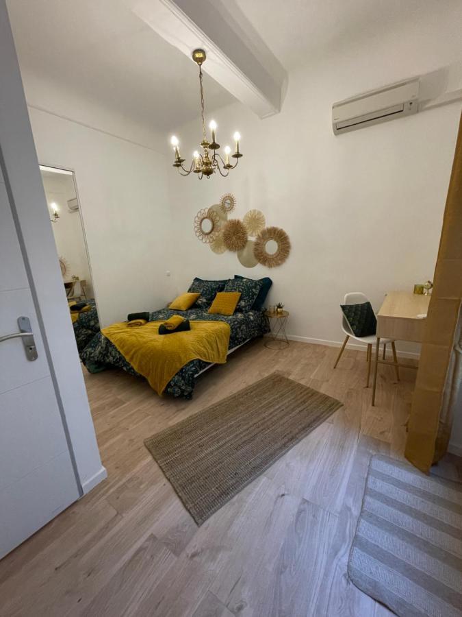Le Casimir - Superbe T3 En Plein Centre Ville Renove Avec Gout - Wifi Béziers Dış mekan fotoğraf
