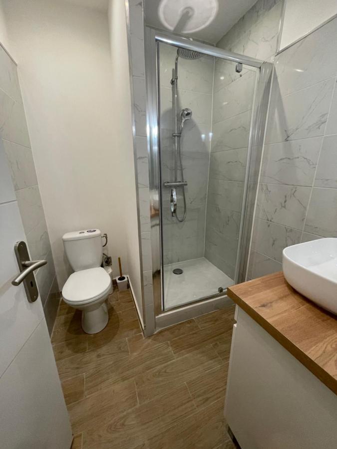 Le Casimir - Superbe T3 En Plein Centre Ville Renove Avec Gout - Wifi Béziers Dış mekan fotoğraf