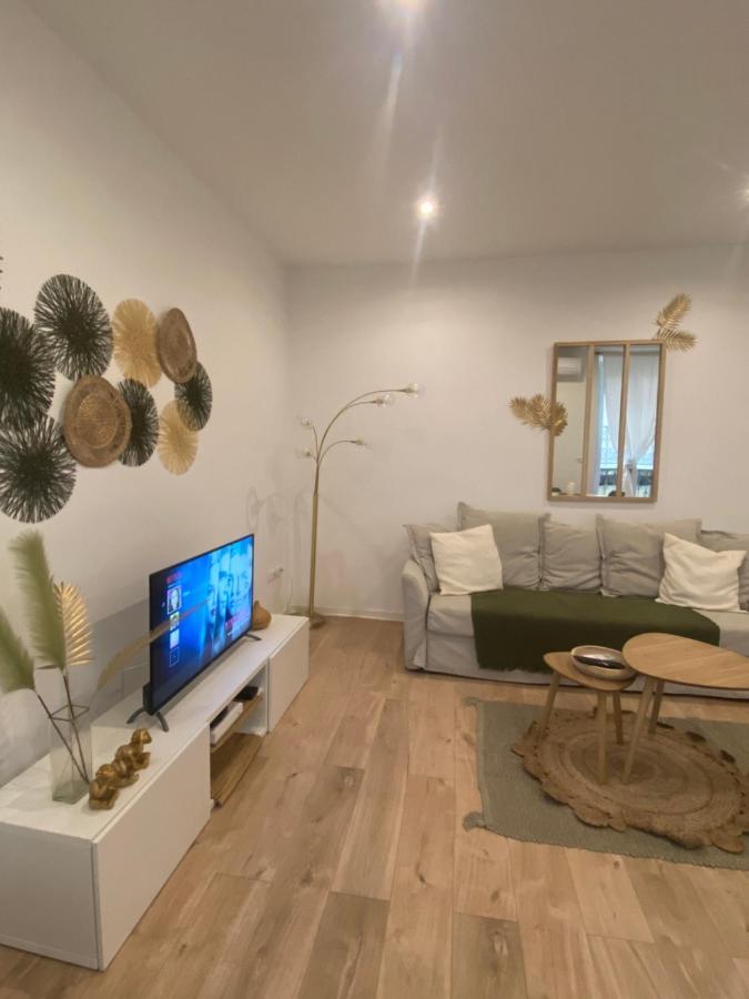 Le Casimir - Superbe T3 En Plein Centre Ville Renove Avec Gout - Wifi Béziers Dış mekan fotoğraf