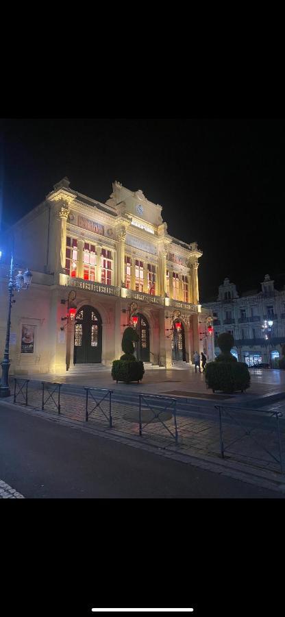 Le Casimir - Superbe T3 En Plein Centre Ville Renove Avec Gout - Wifi Béziers Dış mekan fotoğraf